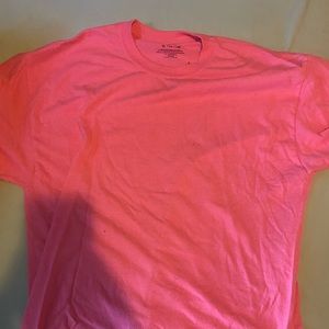 Gildan bright pink t-shirt size XL